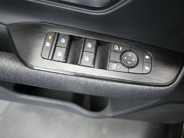 Used 2025 Nissan Kicks SV AWD/4WD image 20