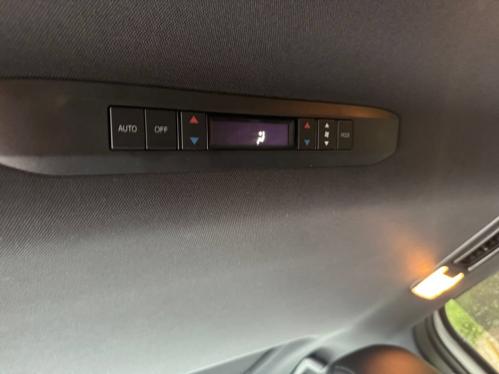 Used 2025 Toyota Sienna Limited AWD/4WD image 20