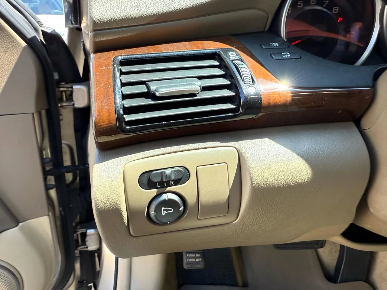 Used 2008 Acura RL 3.5 Sedan 4D image 19