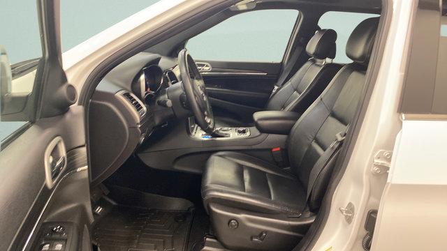 Used 2019 Jeep Grand Cherokee Limited AWD/4WD image 16
