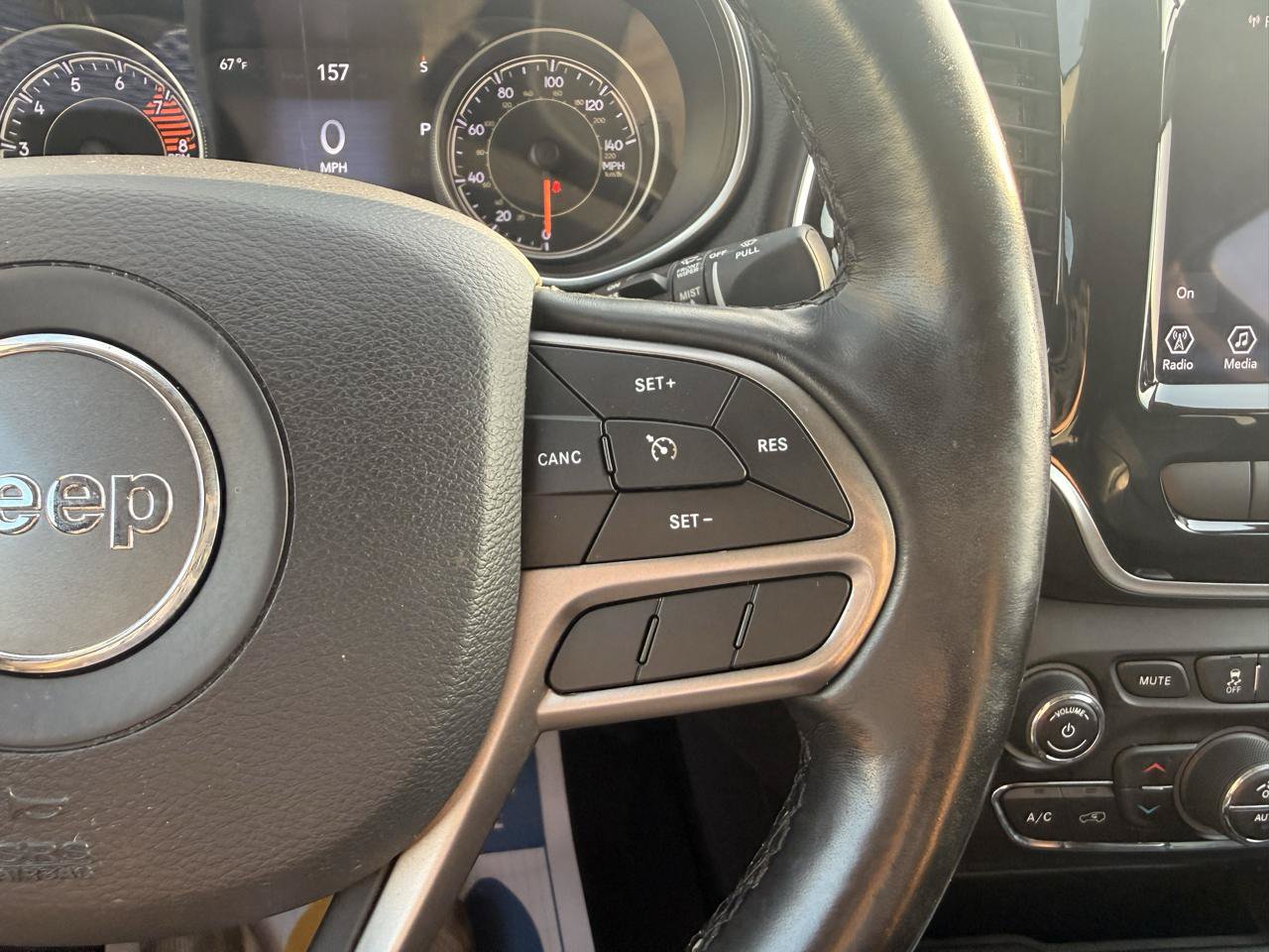 Used 2020 Jeep Cherokee Limited AWD/4WD image 17