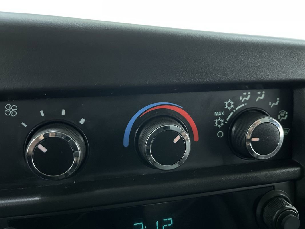 Used 2014 Chevrolet Express 2500 image 22