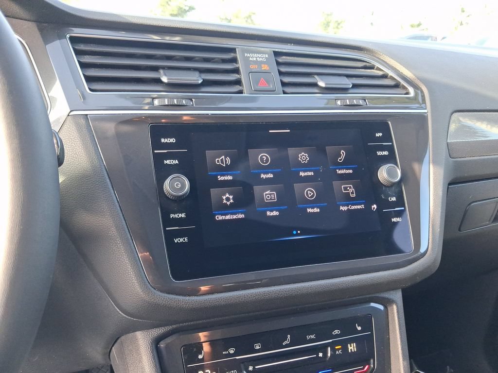 Used 2022 Volkswagen Tiguan SE FWD image 21