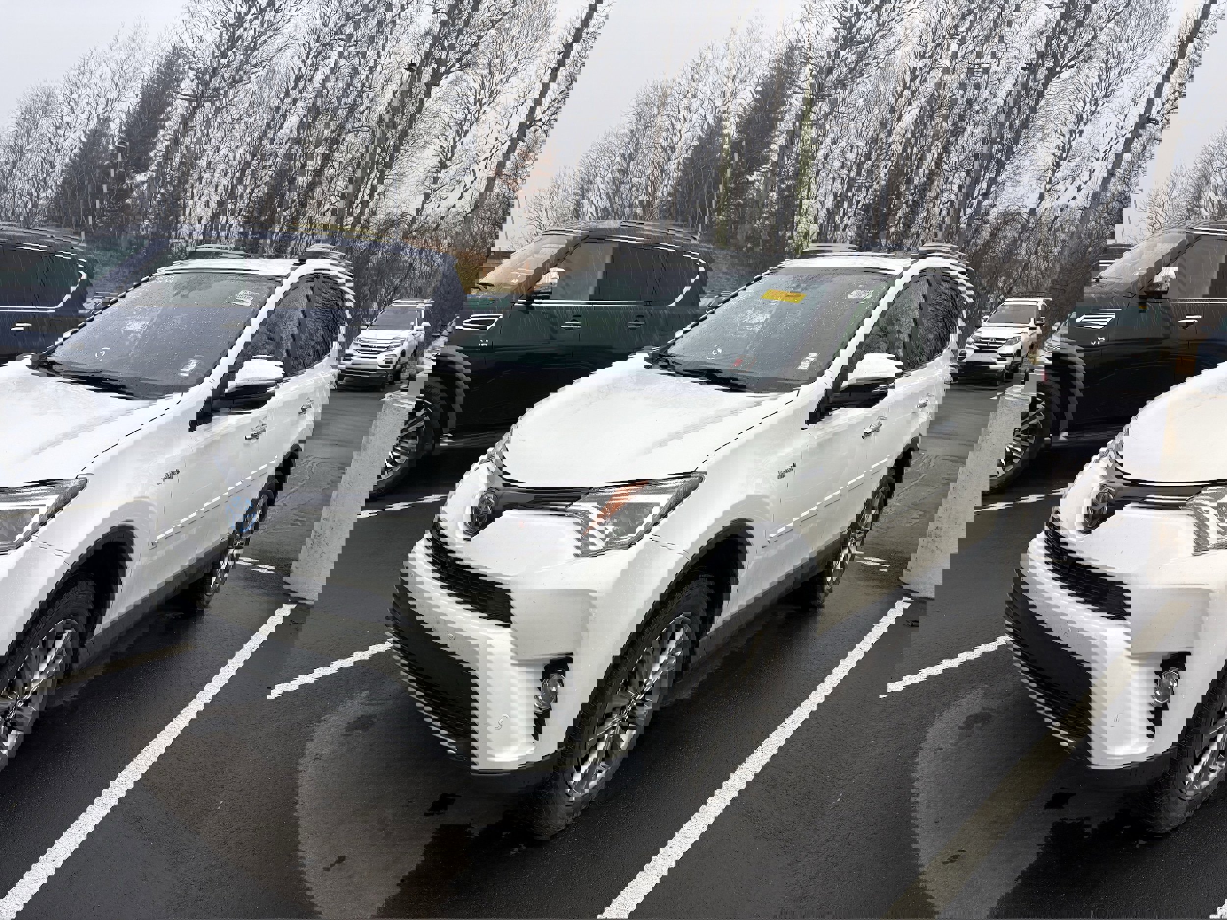 Used 2018 Toyota RAV4 Limited w/ Advanced Technology Package image 3