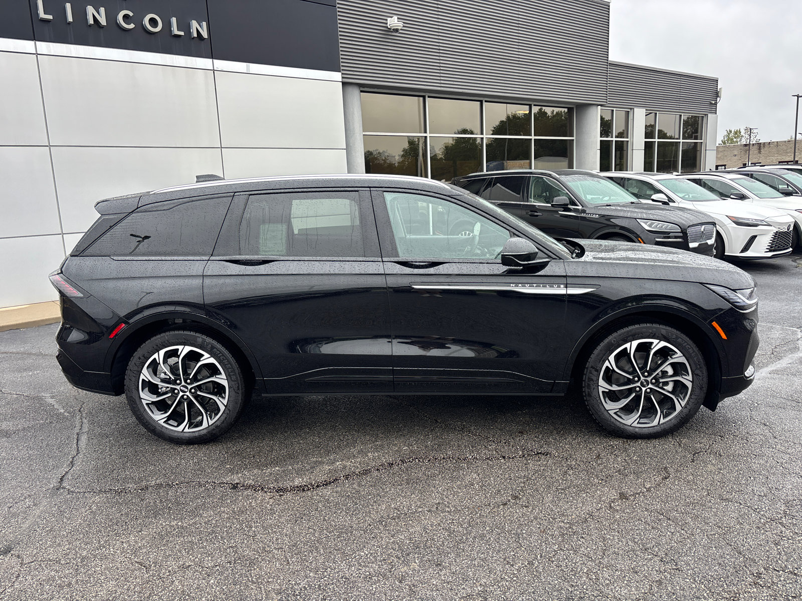 New 2026 Lincoln Nautilus Reserve AWD/4WD image 8