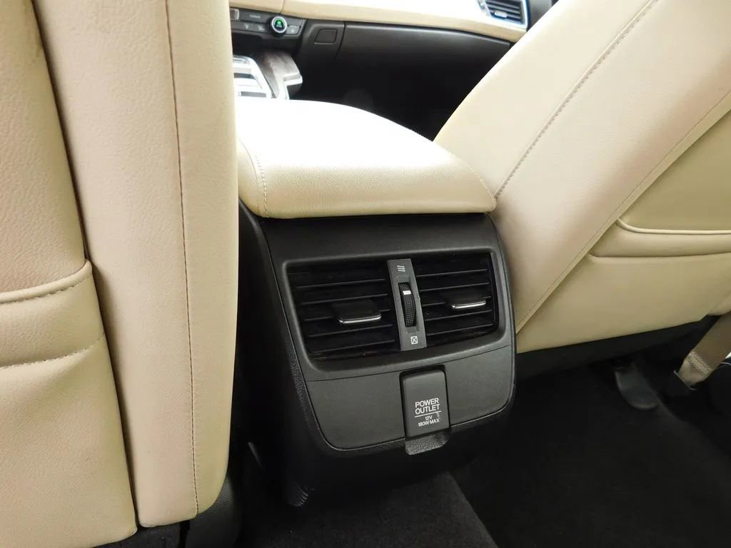 Used 2018 Honda Clarity Touring image 10