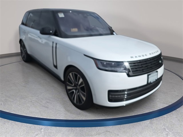 Used 2023 Land Rover Range Rover Long Wheelbase SE image 3