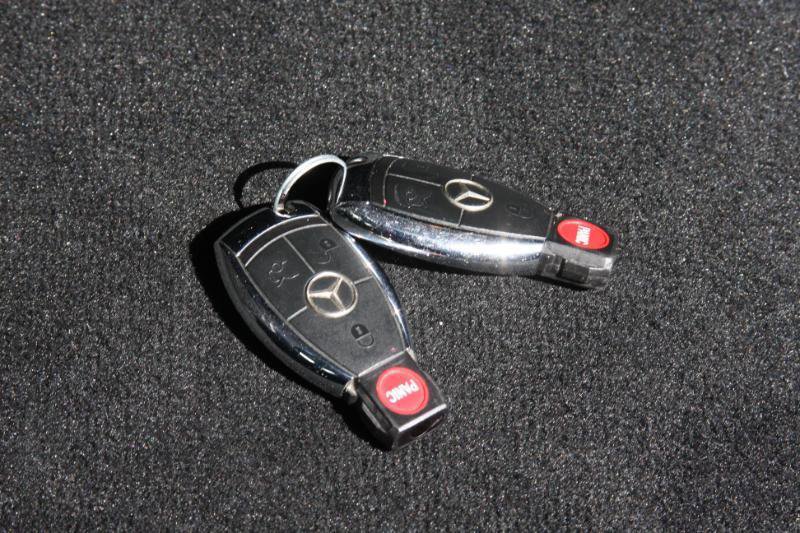 Used 2009 Mercedes-Benz C 300 Sport image 2