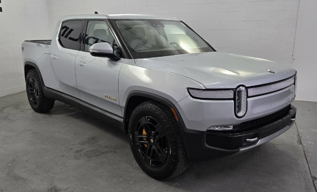 Used 2022 Rivian R1T Adventure AWD/4WD image 4