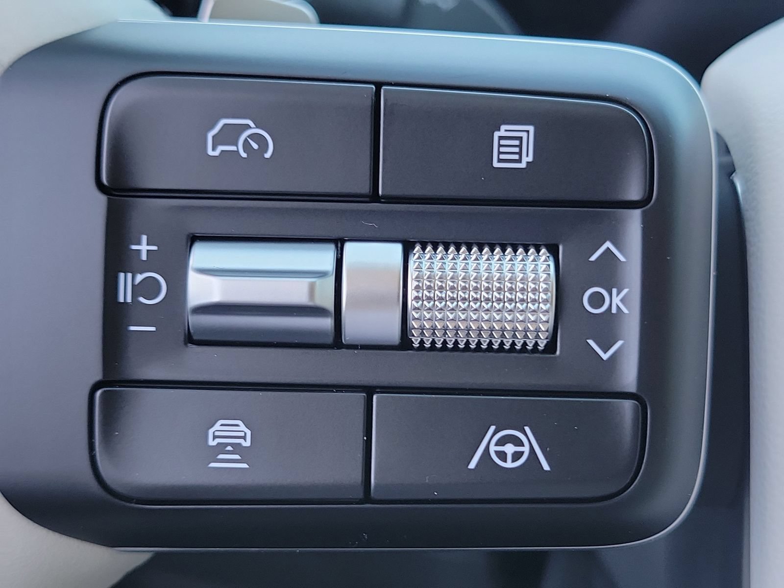New 2026 Hyundai Santa Fe SEL FWD image 8