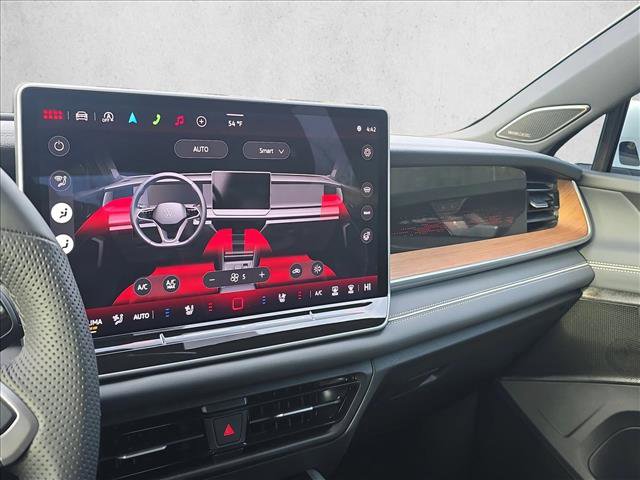 New 2026 Volkswagen Tiguan SEL R-Line image 13