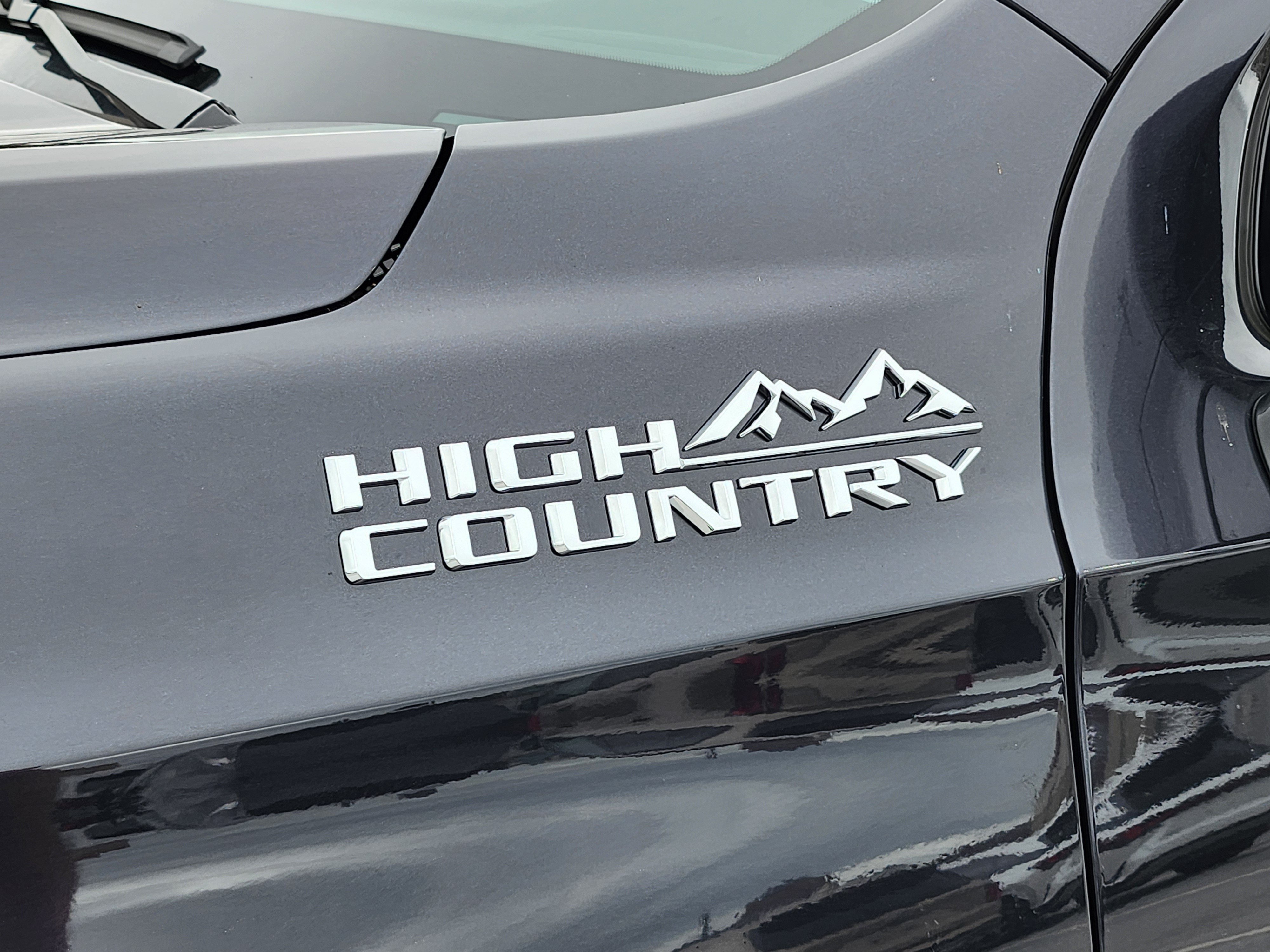 Used 2025 Chevrolet Tahoe High Country AWD/4WD image 11