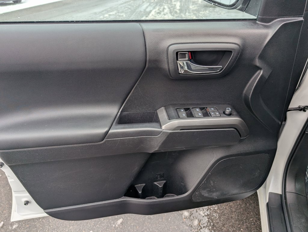 Used 2023 Toyota Tacoma TRD Sport image 14