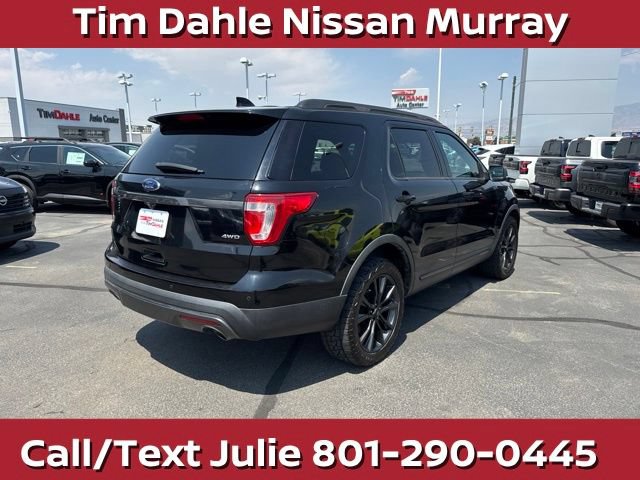 Used 2017 Ford Explorer XLT w/ Equipment Group 202A AWD/4WD image 8