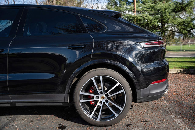 Used 2024 Porsche Cayenne S AWD/4WD image 5
