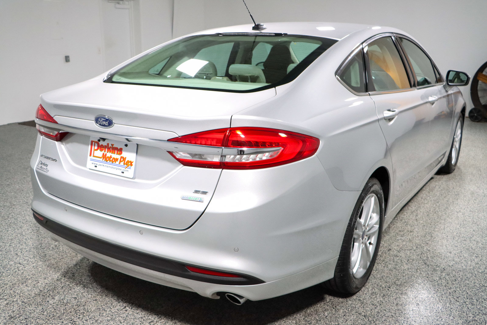 Used 2018 Ford Fusion SE image 7