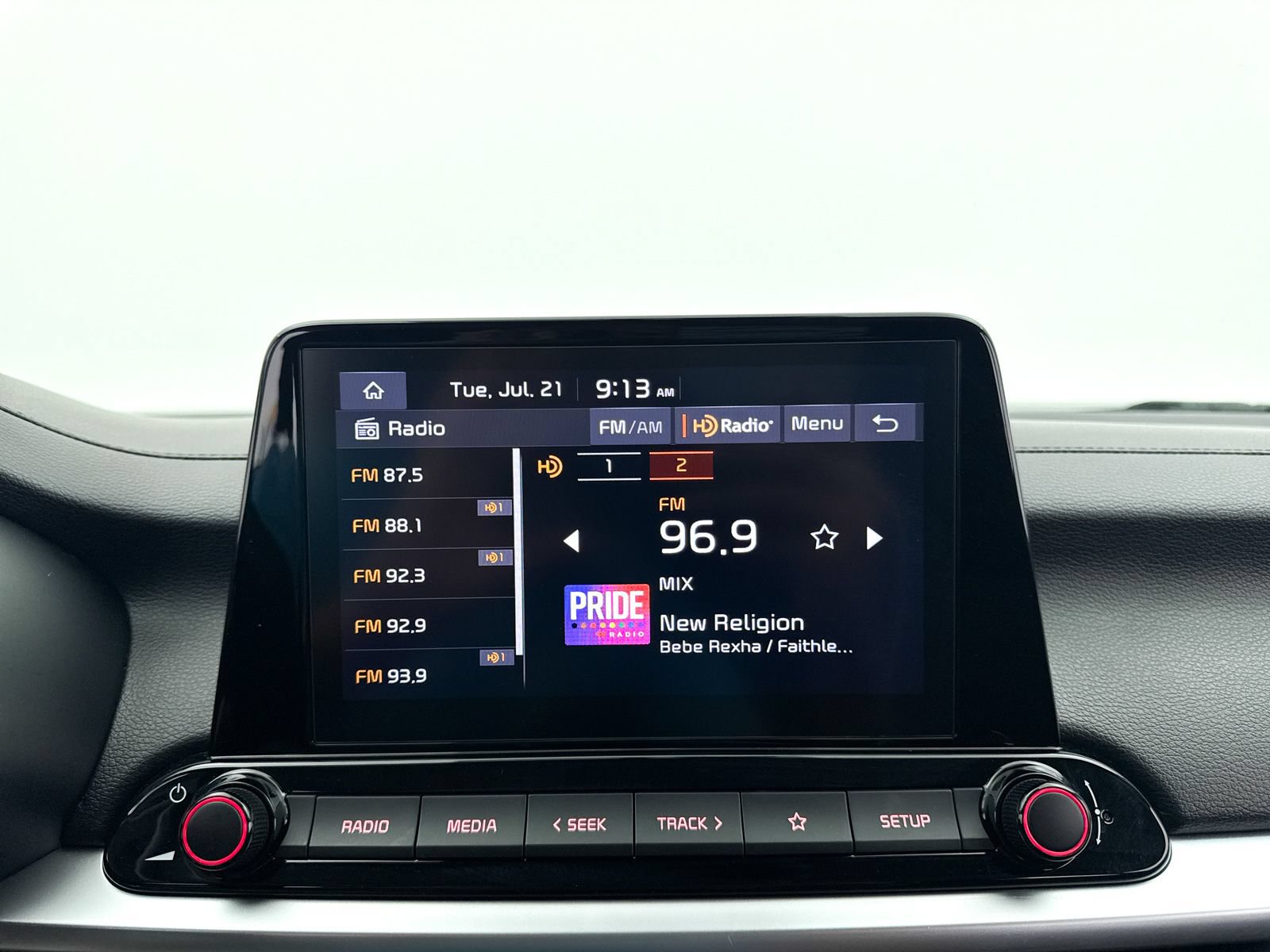 Used 2024 Kia Forte LXS w/ LXS Technology Package FWD image 4