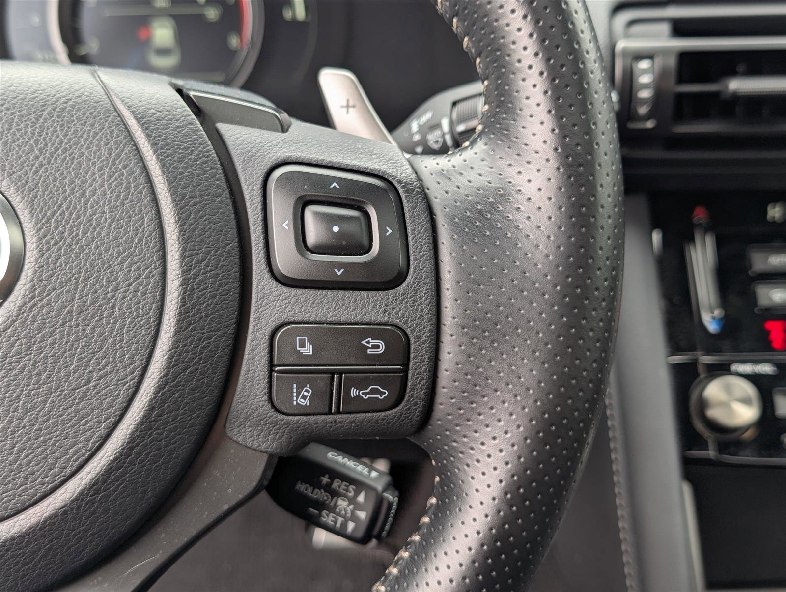 Used 2025 Lexus IS 350 F Sport w/ Navigation Package image 25