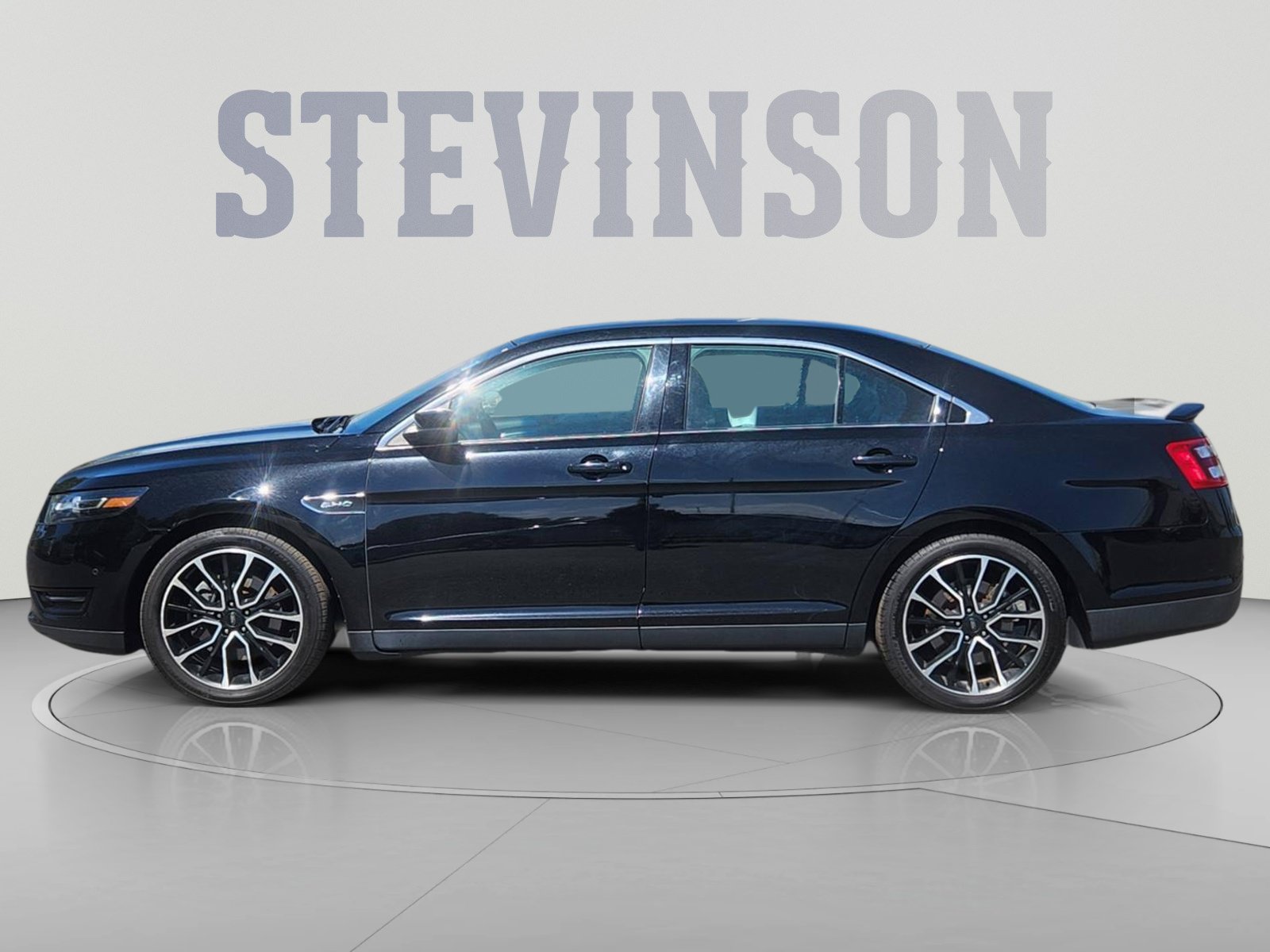 Used 2018 Ford Taurus SHO w/ Driver Assist Package AWD/4WD image 2