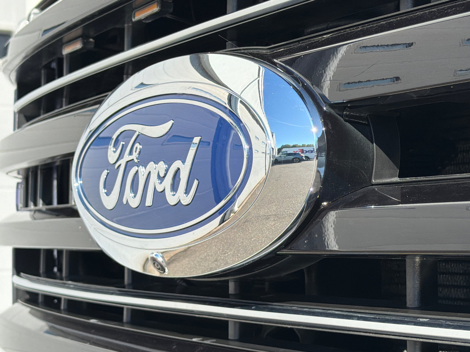 Used 2025 Ford F350 Platinum w/ Tremor Off-Road Package AWD/4WD image 15