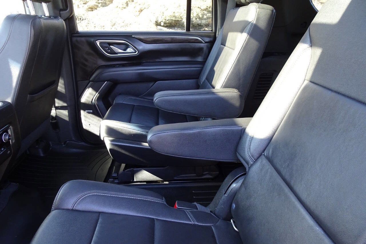 Used 2021 Chevrolet Suburban LT image 19