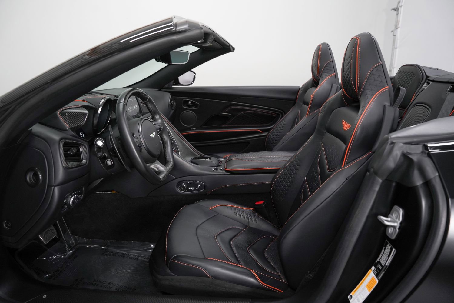 Used 2022 Aston Martin DBS Superleggera Volante RWD image 36