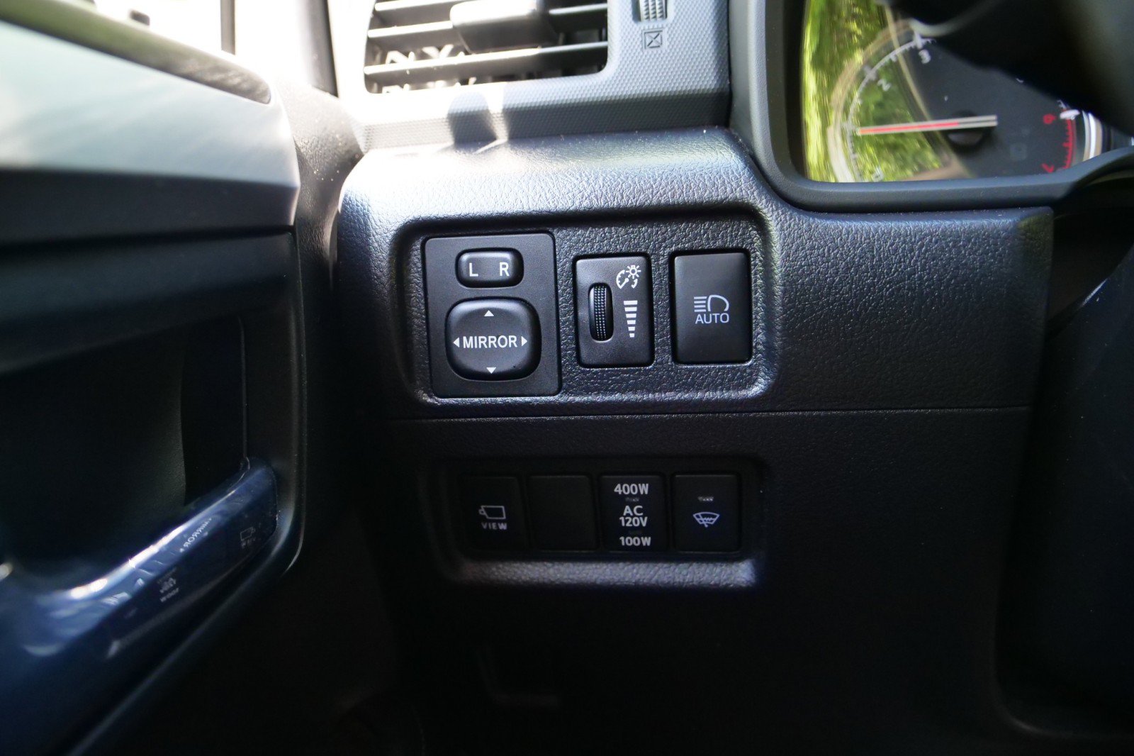 Used 2023 Toyota 4Runner Limited AWD/4WD image 17