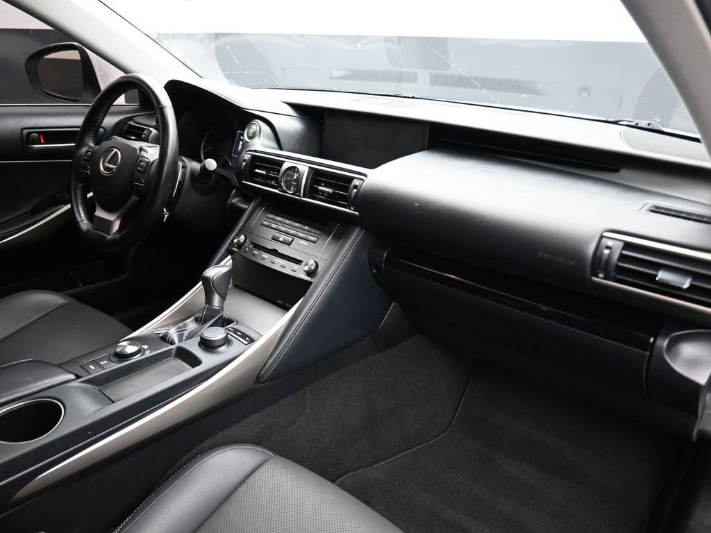 Used 2020 Lexus IS 300 image 41