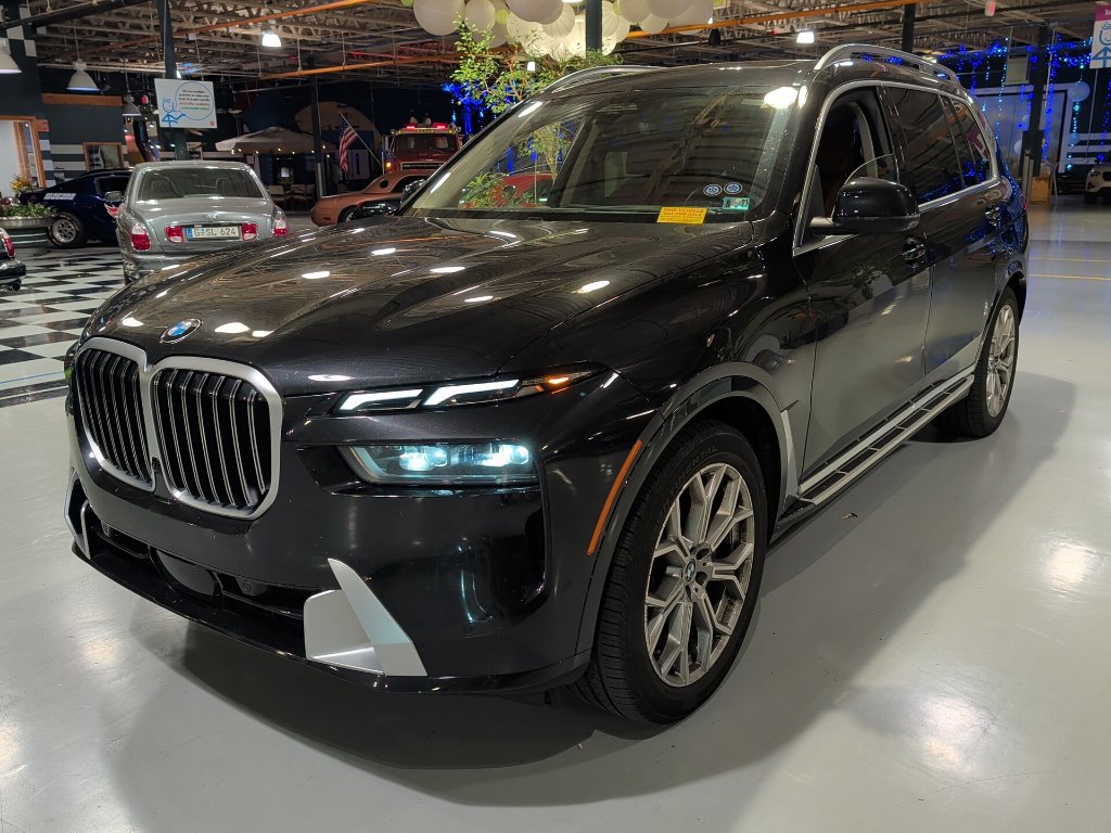 Used 2023 BMW X7 xDrive40i w/ Executive Package AWD/4WD image 2