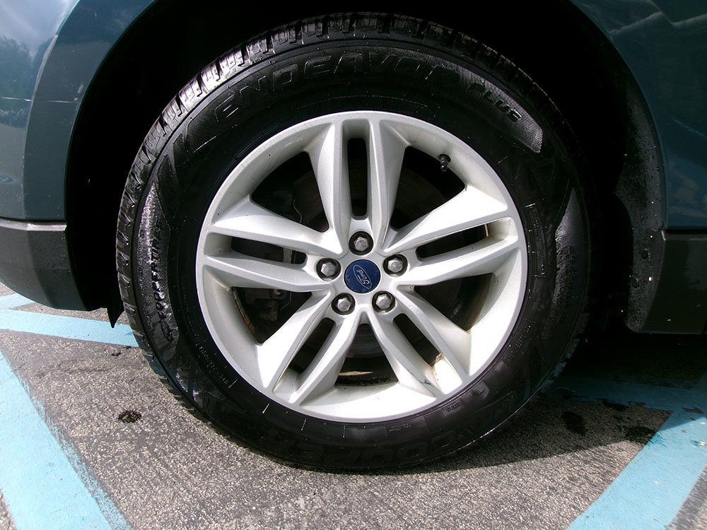 Used 2016 Ford Edge SEL image 9