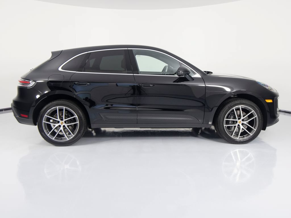 Certified 2026 Porsche Macan AWD/4WD image 11