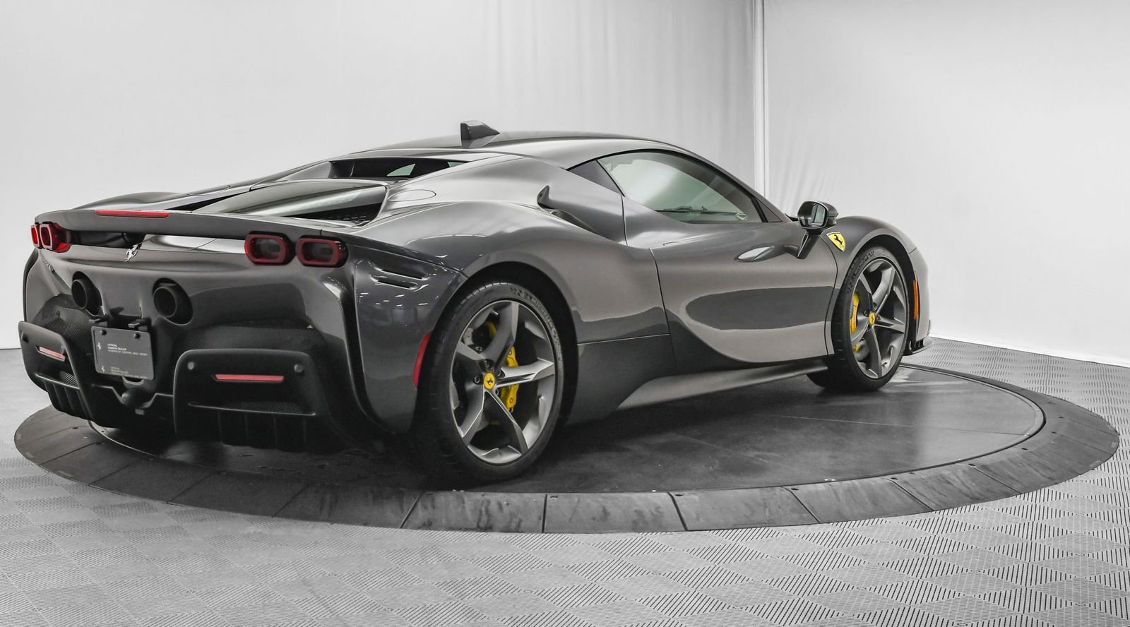 Used 2022 Ferrari SF90 Stradale image 8