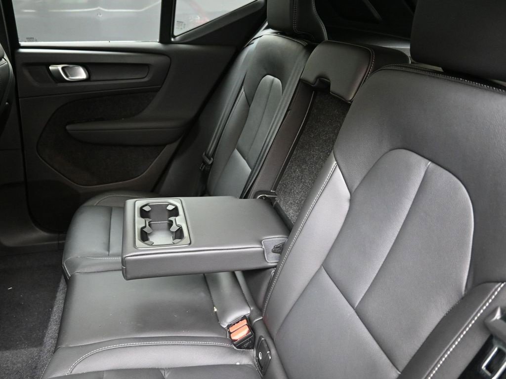 Certified 2025 Volvo XC40 B5 Core image 20