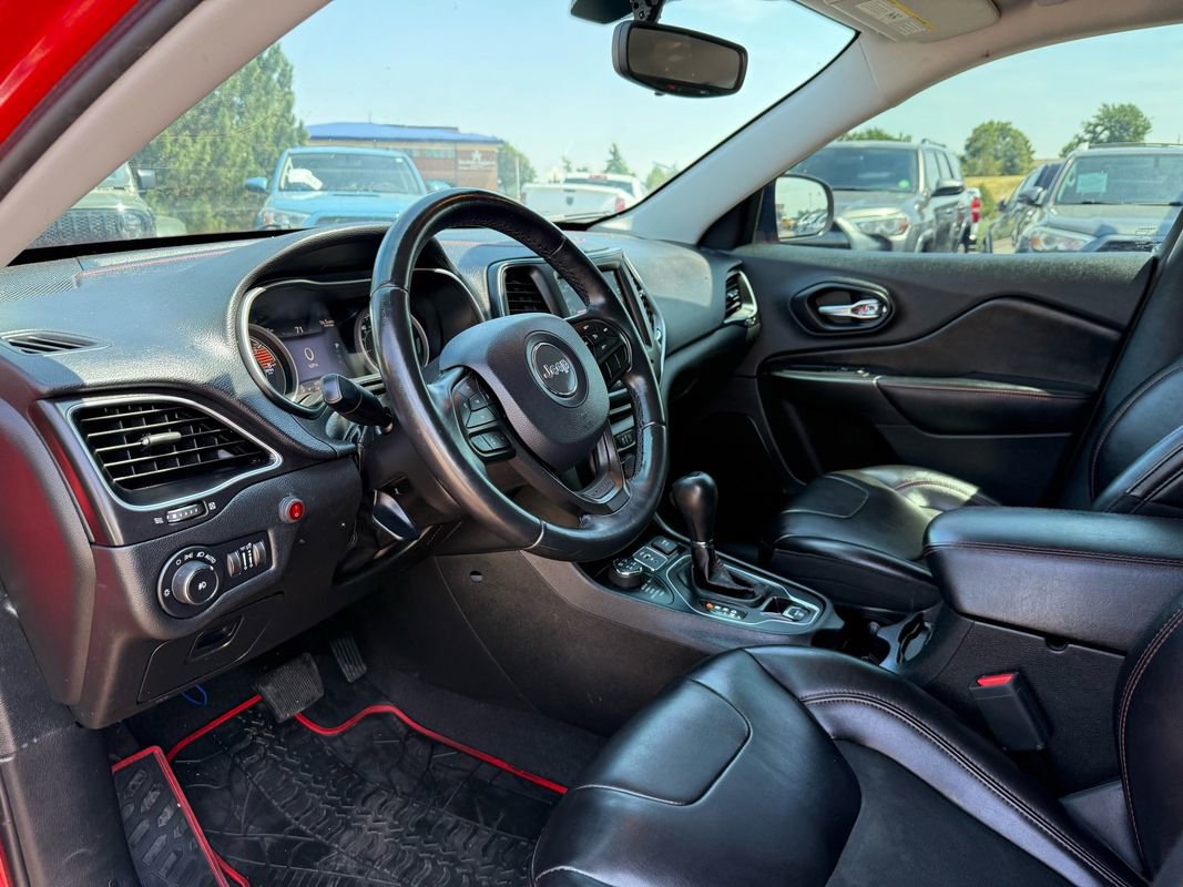 Used 2019 Jeep Cherokee Trailhawk w/ Trailer Tow Group image 16