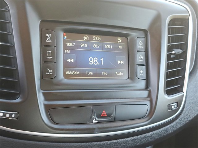 Used 2016 Chrysler 200 Limited w/ Convenience Group image 18
