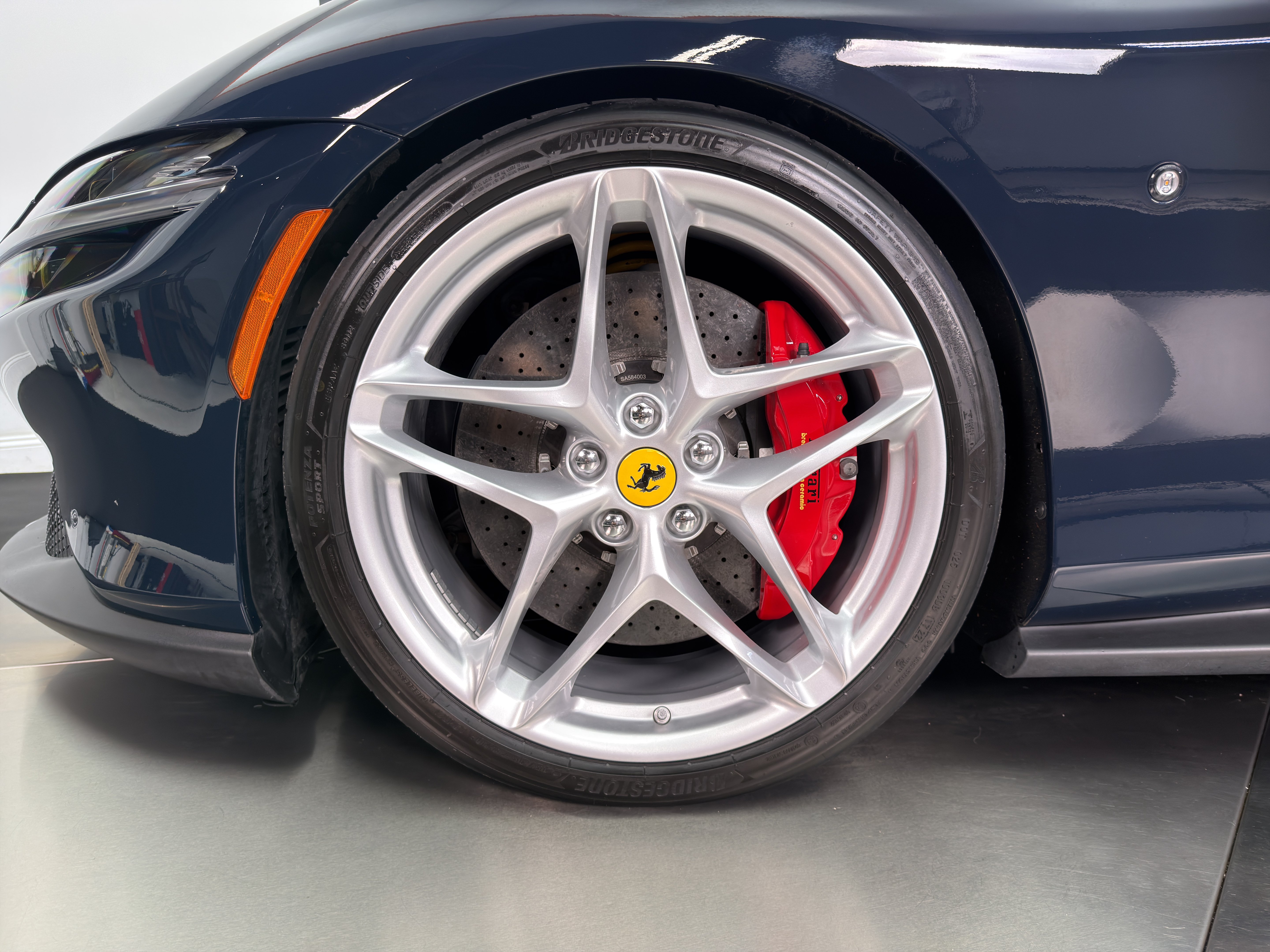 Used 2021 Ferrari Roma RWD image 13
