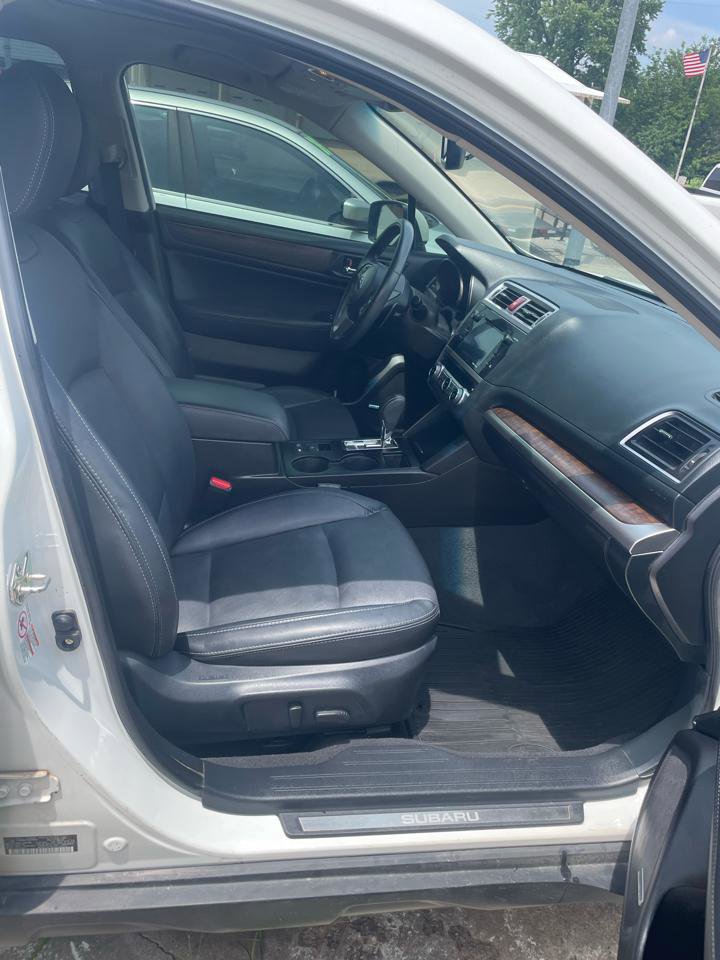 Used 2017 Subaru Outback 2.5i Limited AWD/4WD image 8