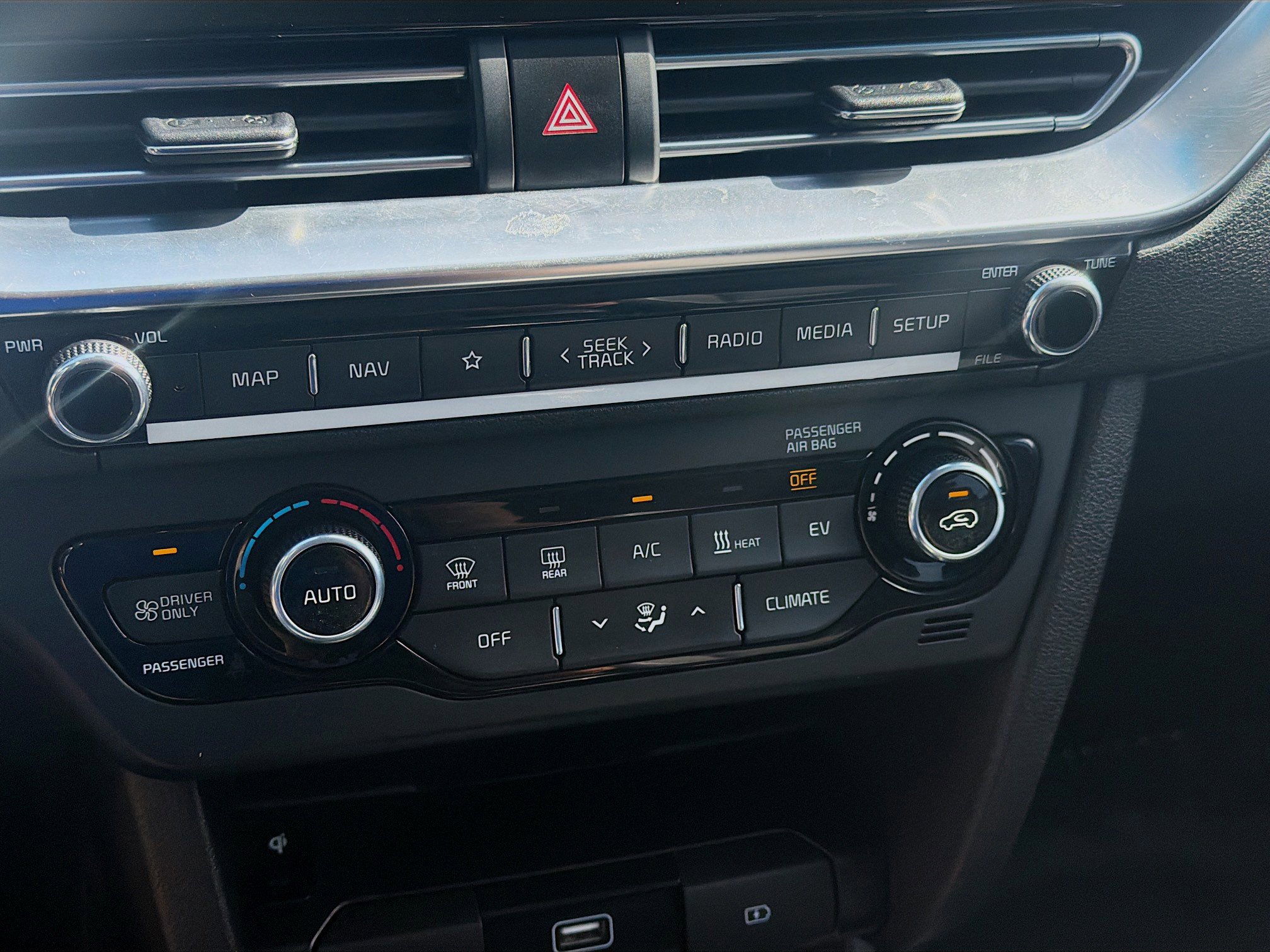 Used 2022 Kia Niro EX image 12