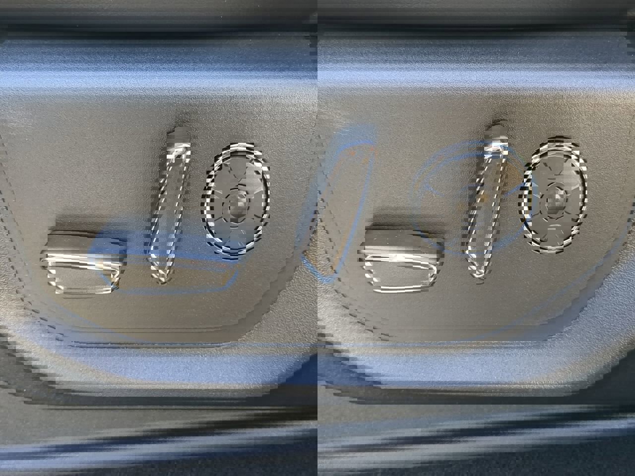 Used 2019 Ford F350 Platinum w/ Platinum Ultimate Package image 30