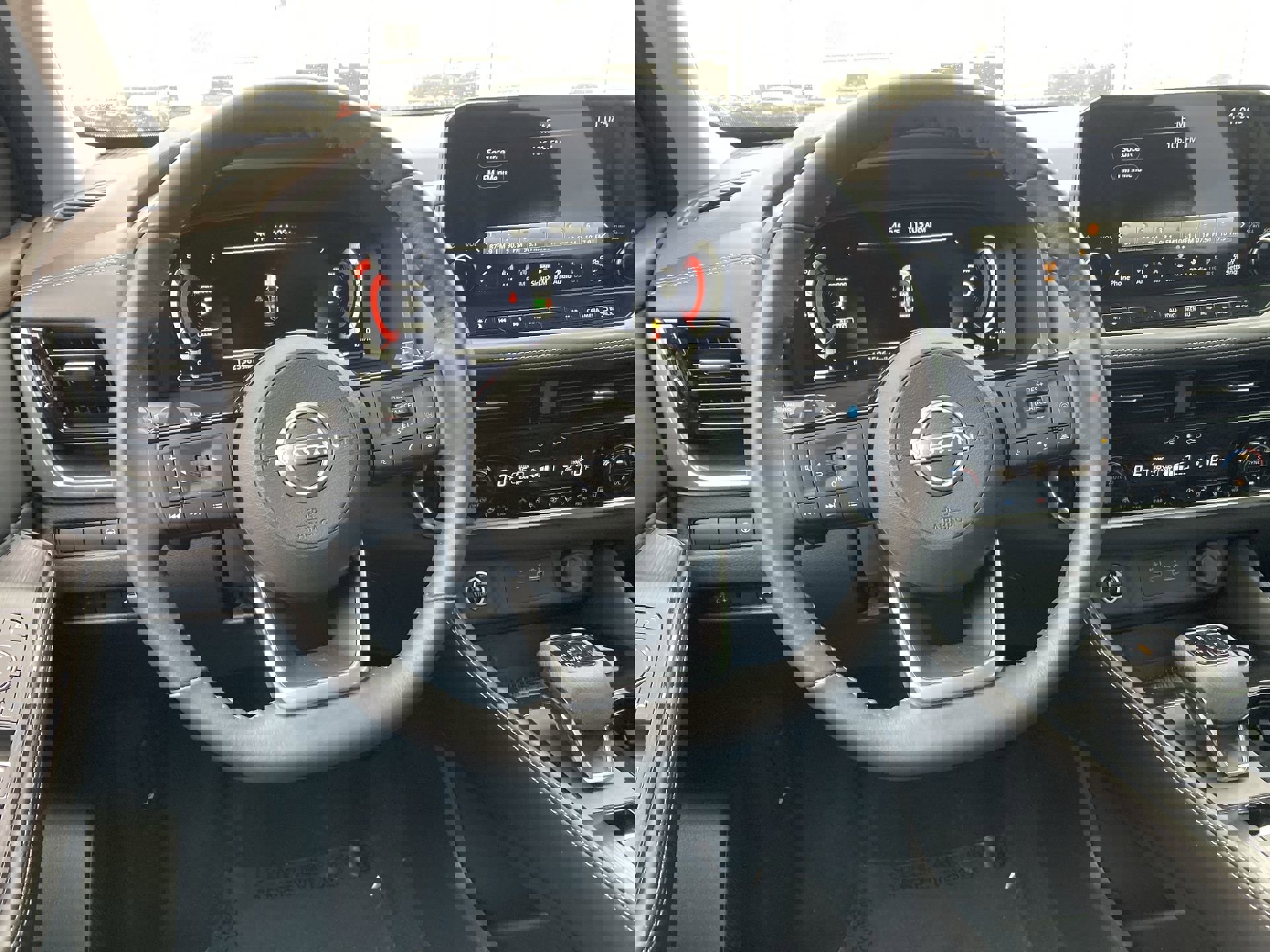 Used 2023 Nissan Rogue Platinum w/ Platinum Premium Package image 11