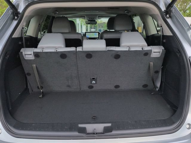 Used 2024 Toyota Highlander Limited FWD image 13