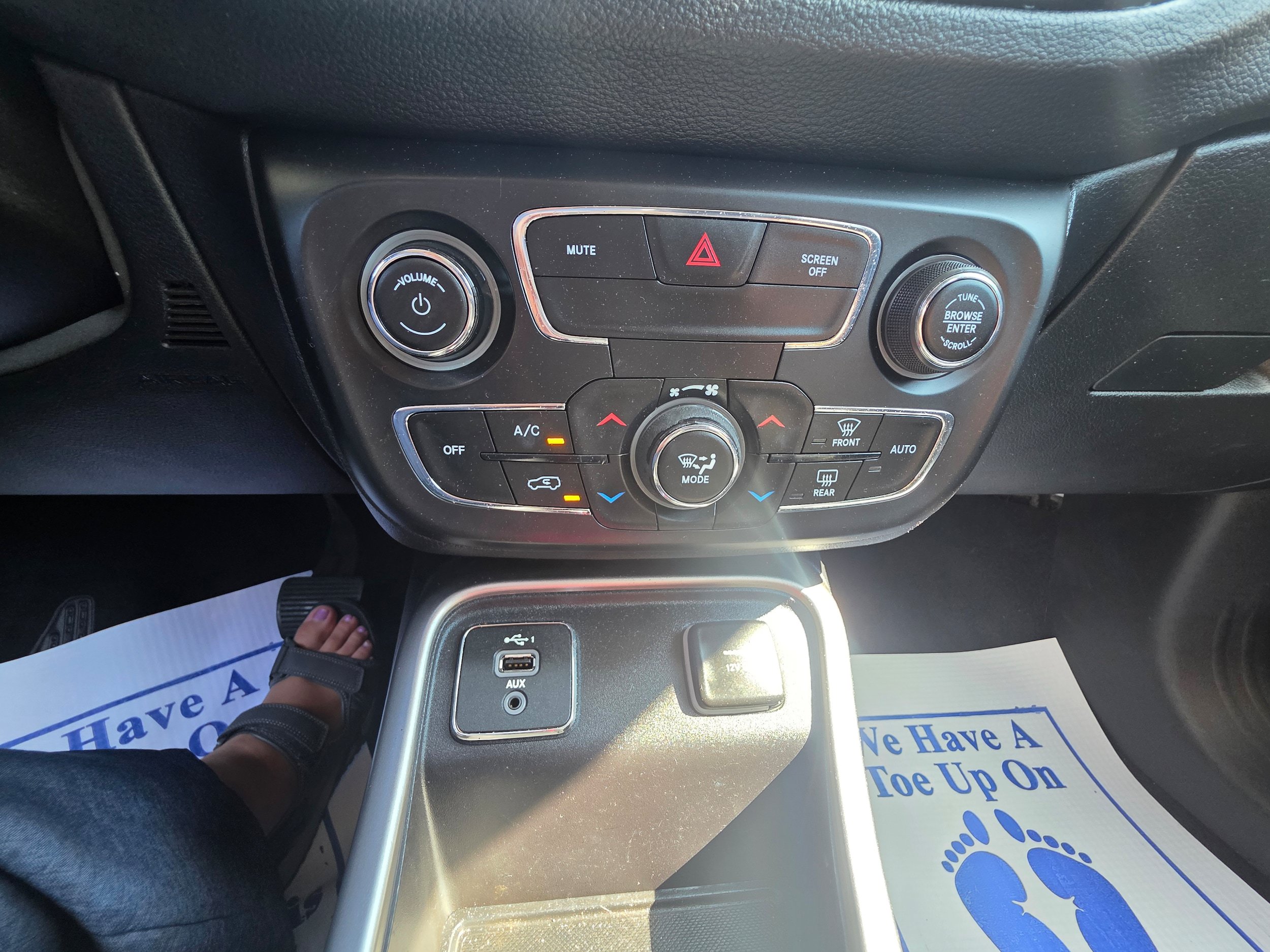 Used 2019 Jeep Compass Latitude FWD image 13