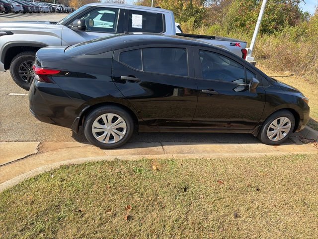 Used 2022 Nissan Versa S image 11
