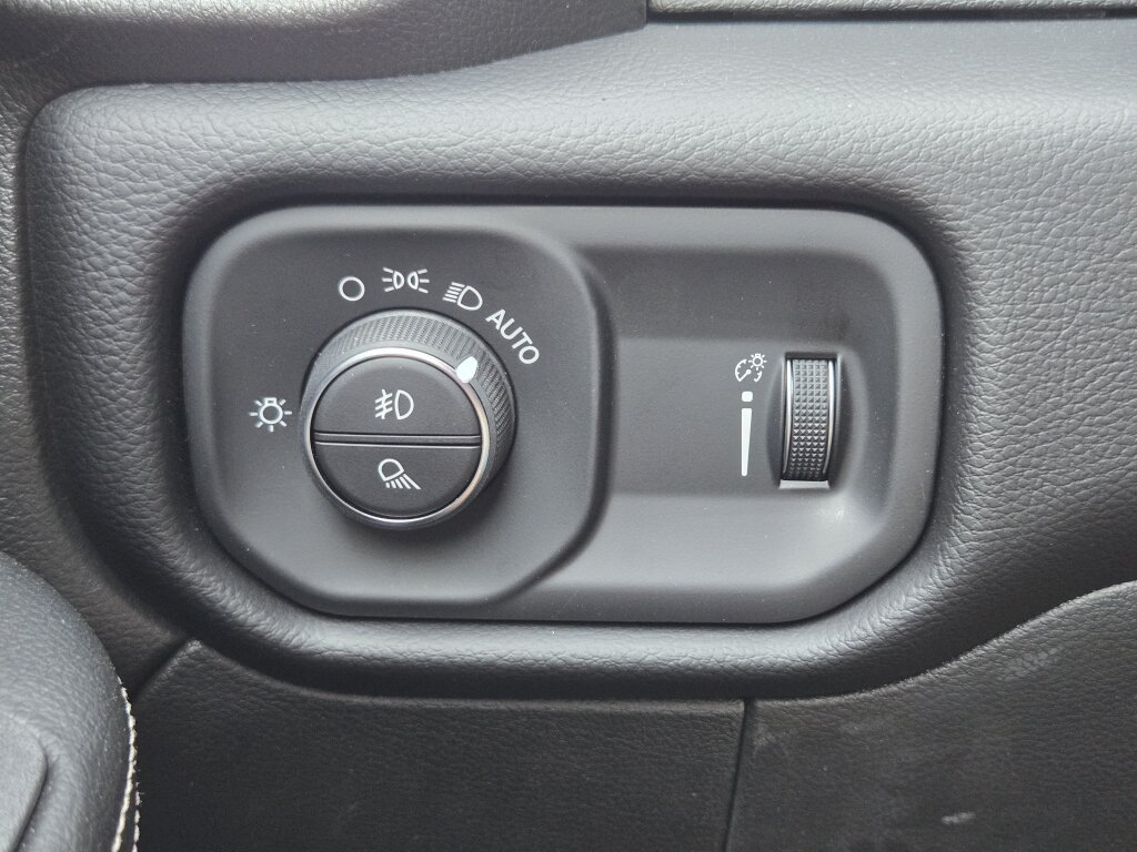 New 2026 RAM 3500 Big Horn AWD/4WD image 16