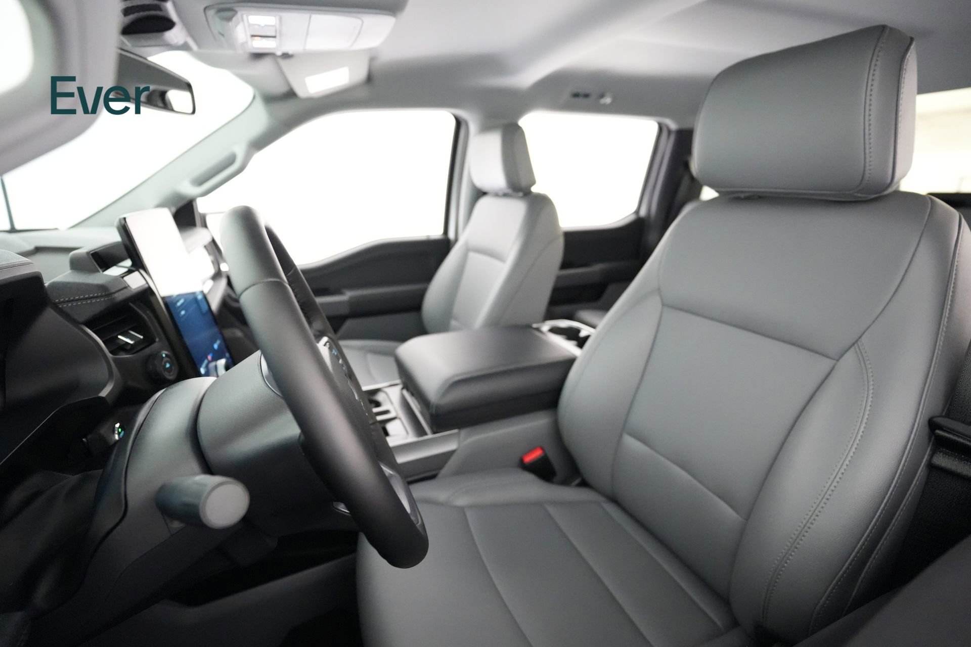 Used 2025 Ford F150 Lightning Flash image 4
