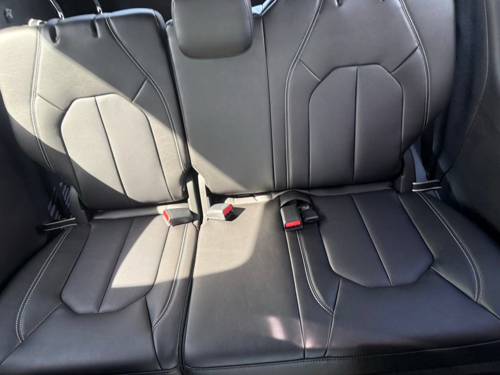New 2027 Chrysler Pacifica Select w/ Family Tech Group FWD image 41