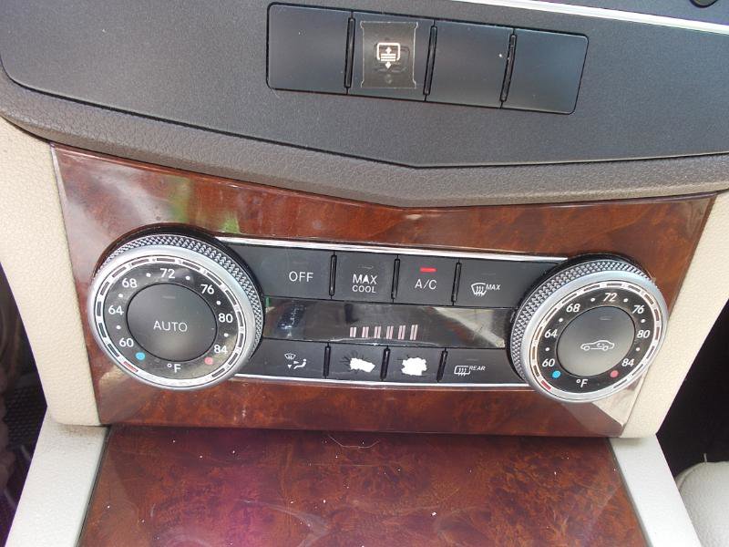 Used 2011 Mercedes-Benz C 300 Sedan image 19