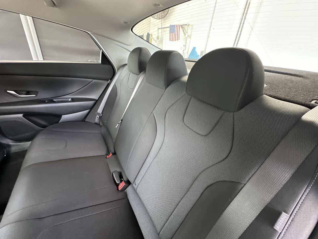 Used 2026 Hyundai Elantra SE FWD image 22