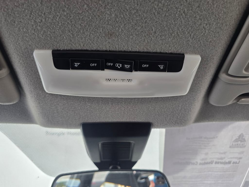 Used 2020 Nissan Kicks SV FWD image 35