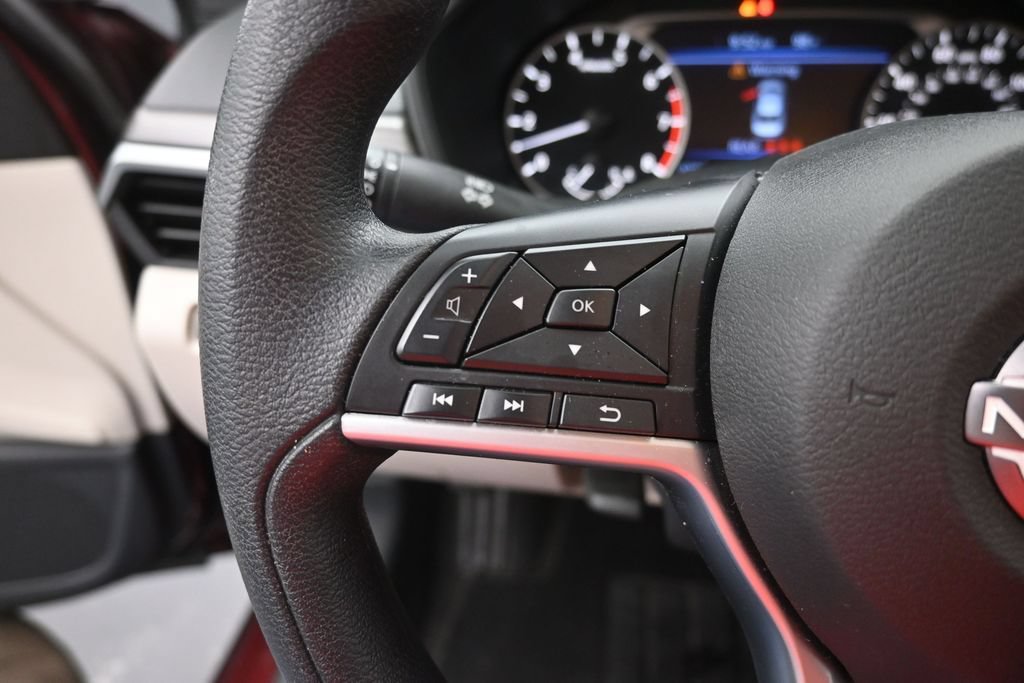 Used 2025 Nissan Altima 2.5 SV FWD image 7